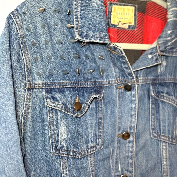Forever 21 Denim/ Jean Jacket W/Spikes & Distressed Back - Picture 7 of 8